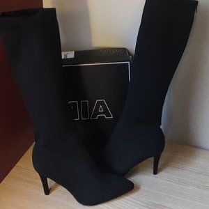 MIA "Meredith" stretch knit boot, size
